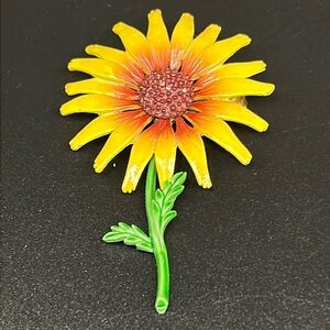 Vintage Hedy sunflower brooch